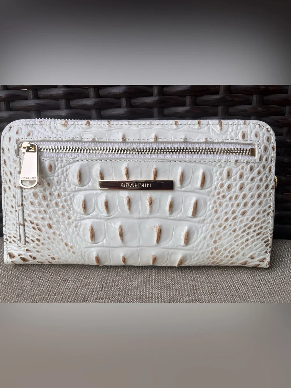 NWT Brahmin SURI in SNOWBALL DRIFT Melbourne Wallet